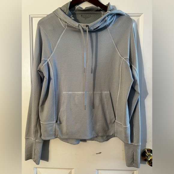 ATHLETA Retro Lightweight Gray Striped Hoodie Kangaroo Pocket Polka Dot MED NICE - Picture 1 of 14